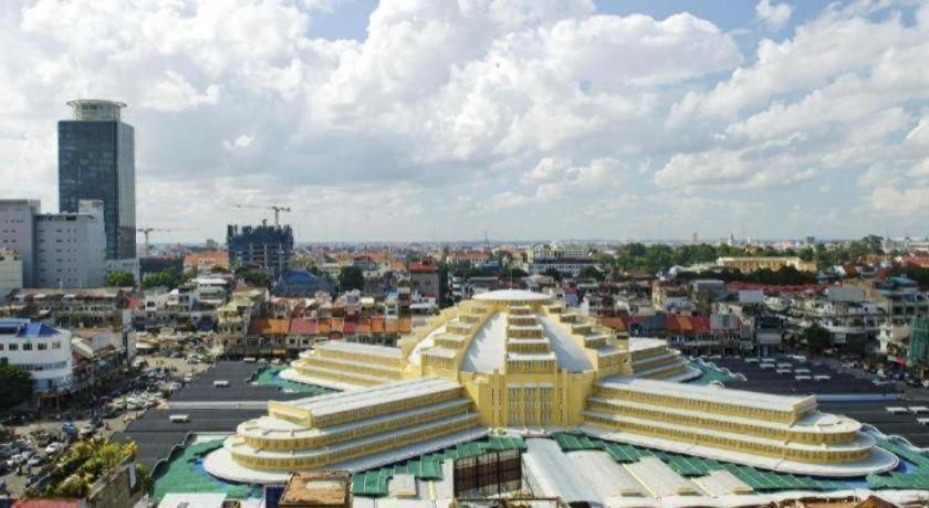 Jun Yue Hotel Phnom Penh Exterior photo