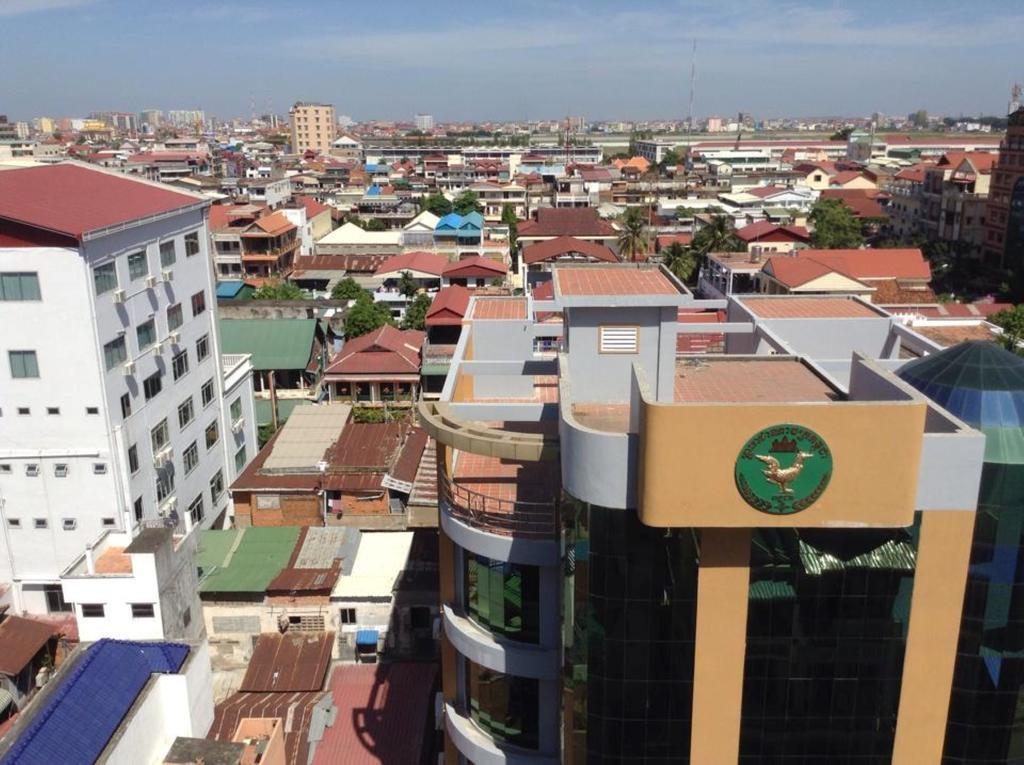 Jun Yue Hotel Phnom Penh Exterior photo
